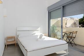 Spacious Modern Apt 1 Step To Beach