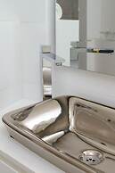 Spacious Modern Apt 1 Step To Beach