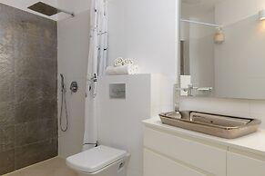 Spacious Modern Apt 1 Step To Beach