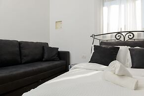 Spacious Modern Apt 1 Step To Beach