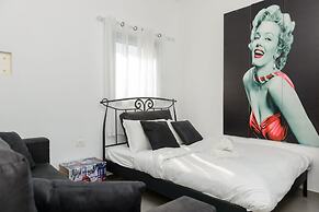 Spacious Modern Apt 1 Step To Beach