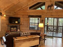 Private and Perfect! - hot Tub, King Bed, Fireplace - dog and Motorcyc
