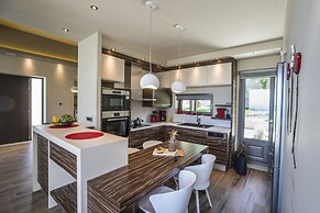 Ariadne Luxury Villa
