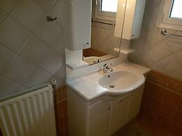 Ria's Sea View Apartment