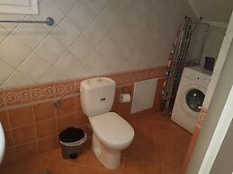 Ria's Sea View Apartment