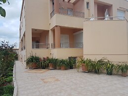 Ria's Sea View Apartment