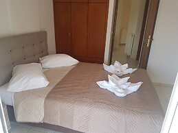 Ria's Sea View Apartment