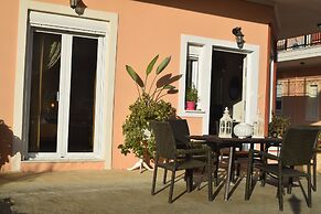 Zoi's Holidays Apartment