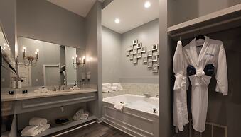 Belamere Swimming Pool Suites