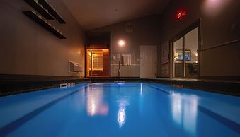 Belamere Swimming Pool Suites