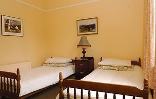 4-bed Cottage in Co. Galway 5 Minutes From Beach