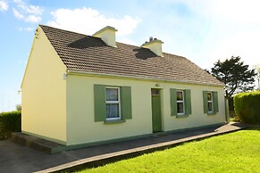 4-bed Cottage in Co. Galway 5 Minutes From Beach