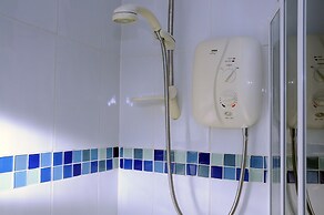 4-bed Cottage in Co. Galway 5 Minutes From Beach