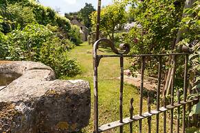 Stunning 2 Bed Cottage in Fordwells