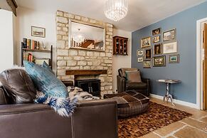 Stunning 2 Bed Cottage in Fordwells
