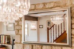 Stunning 2 Bed Cottage in Fordwells