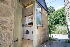 Stunning 2 Bed Cottage in Fordwells