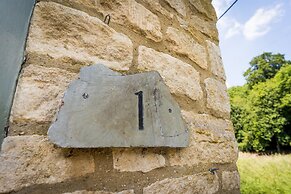 Stunning 2 Bed Cottage in Fordwells