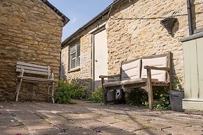 Stunning 2 Bed Cottage in Fordwells