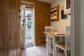 Stunning 2 Bed Cottage in Fordwells