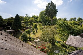 Stunning 2 Bed Cottage in Fordwells