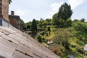 Stunning 2 Bed Cottage in Fordwells