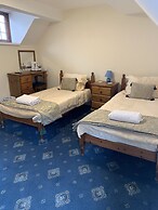 The Dog & Doublet Inn