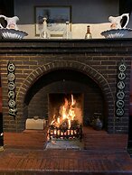 The Dog & Doublet Inn
