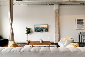 Luxury Downtown Dallas Stay by Amyfinehouse