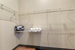 Luxury Downtown Dallas Stay by Amyfinehouse