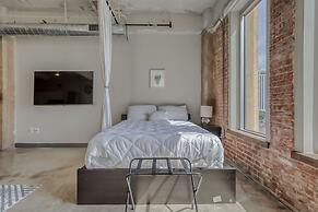 Luxury Downtown Dallas Stay by Amyfinehouse