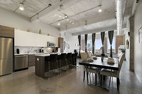 Luxury Downtown Dallas Stay by Amyfinehouse