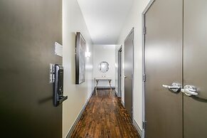 Luxury Downtown Dallas Stay by Amyfinehouse