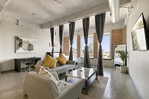 Luxury Downtown Dallas Stay by Amyfinehouse