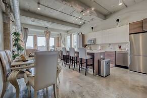 Luxury Downtown Dallas Stay by Amyfinehouse