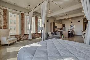 Luxury Downtown Dallas Stay by Amyfinehouse