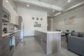 Luxury Downtown Dallas Stay by Amyfinehouse