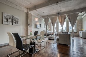 Luxury Downtown Dallas Stay by Amyfinehouse