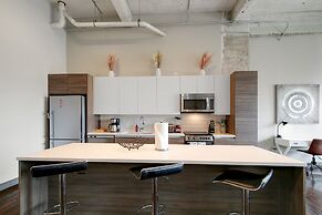 Luxury Downtown Dallas Stay by Amyfinehouse