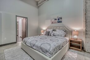 Luxury Downtown Dallas Stay by Amyfinehouse