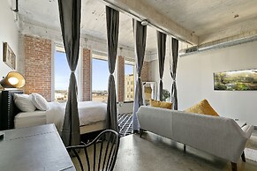 Luxury Downtown Dallas Stay by Amyfinehouse