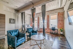 Luxury Downtown Dallas Stay by Amyfinehouse