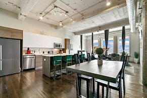 Luxury Downtown Dallas Stay by Amyfinehouse