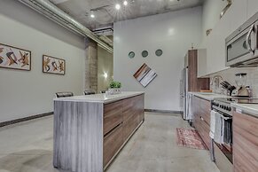 Luxury Downtown Dallas Stay by Amyfinehouse