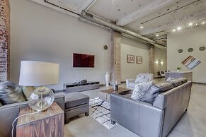 Luxury Downtown Dallas Stay by Amyfinehouse