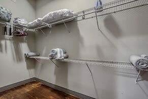 Luxury Downtown Dallas Stay by Amyfinehouse