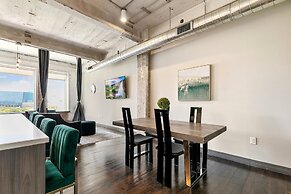 Luxury Downtown Dallas Stay by Amyfinehouse