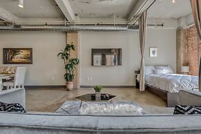 Luxury Downtown Dallas Stay by Amyfinehouse