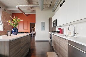 Luxury Downtown Dallas Stay by Amyfinehouse