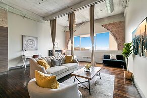 Luxury Downtown Dallas Stay by Amyfinehouse